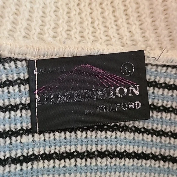 Vintage Wrap Sweater - Picture 4 of 4